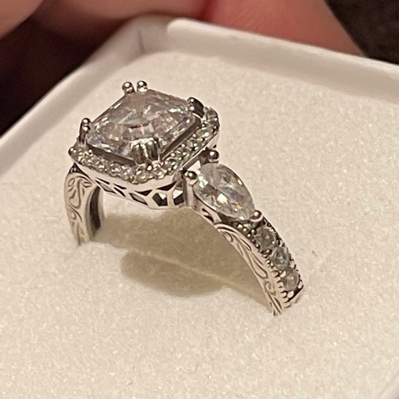 Jewelry - Lustro Stella AAA Zirconia Size 11